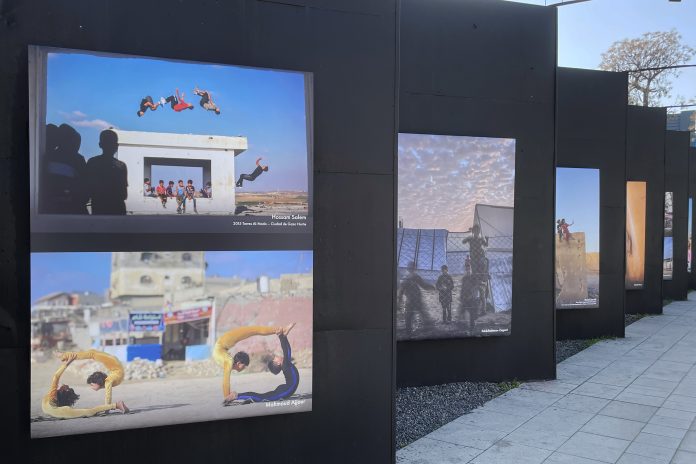 Exposición sobre la niñez asediada en Gaza llega al Museo de la Memoria de Chile