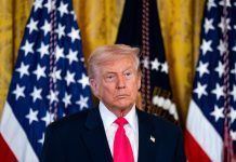 Trump ordena bloqueo de buques petroleros en Venezuela