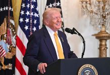 Trump asegura que tendrá «el honor de tomar Cuba»