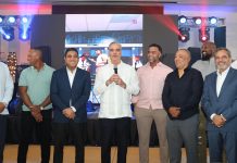 Presidente Luis Abinader agasaja a la selección dominicana previo al Clásico Mundial de Béisbol