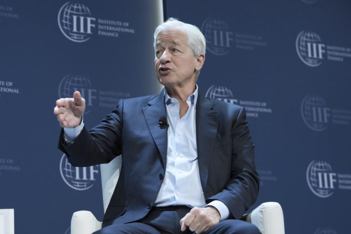 JPMorgan afirma que la IA transformará la sociedad más rápido que internet
