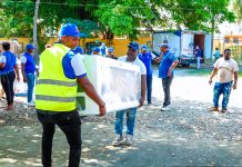 Gobierno entrega a través de DASAC enseres a familias afectadas por inundaciones