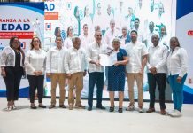 Presidente Luis Abinader entrega en Haina 1,279 títulos de propiedad y beneficia 6,385 personas