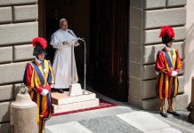 El papa pide no olvidar a quienes «sufren y mueren» por las guerras